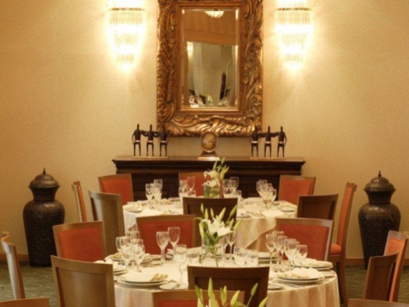 Divani Palace Лариса Ресторант снимка